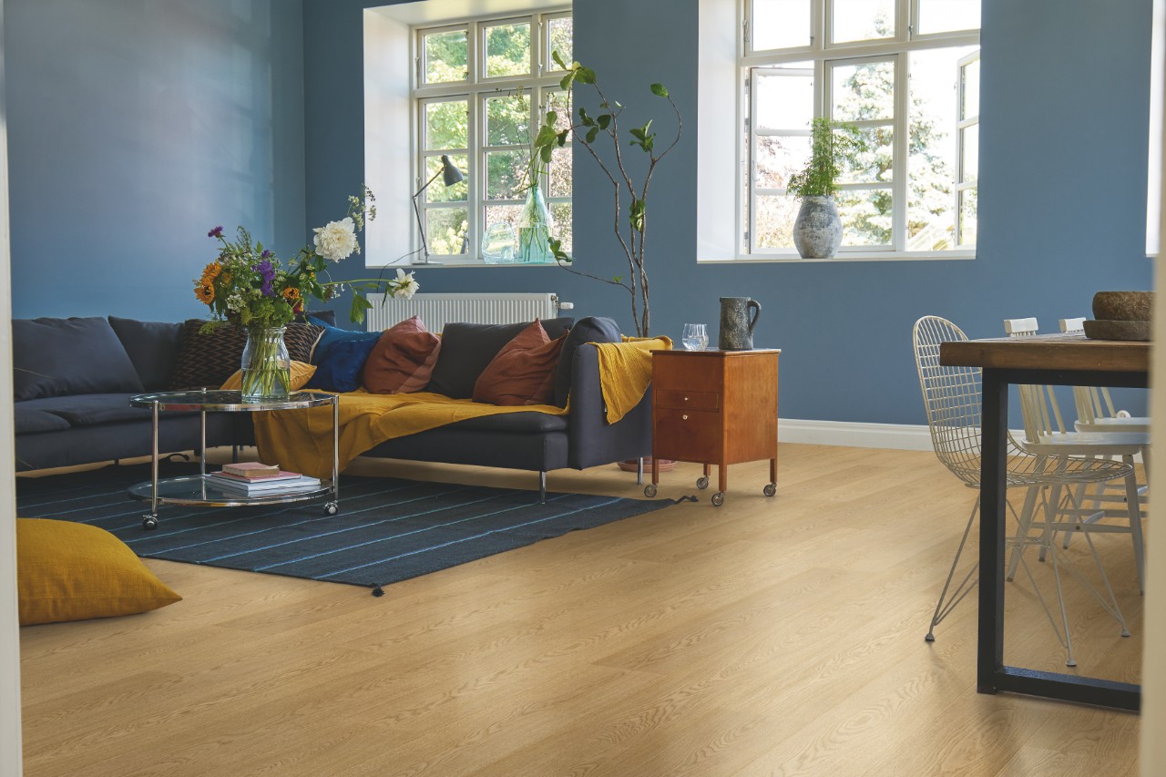 Ламинат Pergo Original Excellence Sensation Modern Plank 4V Дуб Стокгольм L1239-04295 фото в интерьере